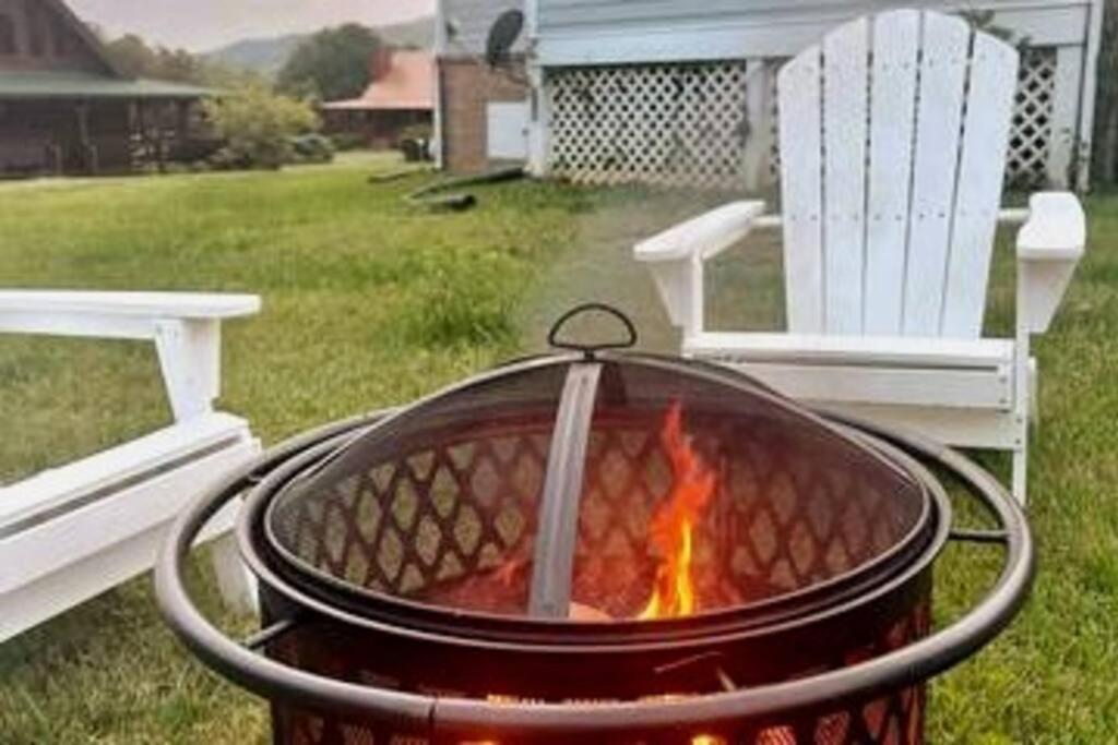 Bears Valley Inn - Great Location! - Peaceful, Children And Dog Friendly Retreat - Less Than 15 Min To All Attractions - Private Pool Club & Fishing Hole - Game Room With Tv Sevierville Exterior foto