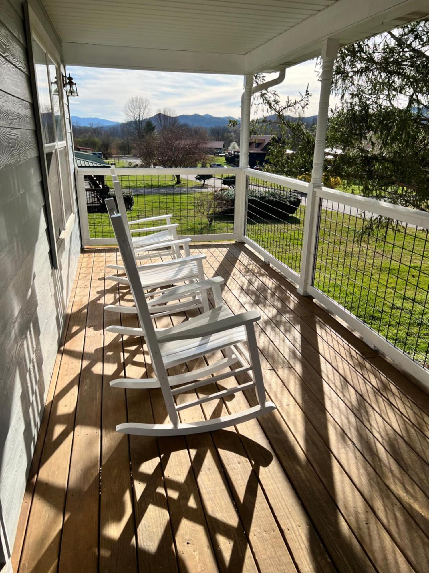 Bears Valley Inn - Great Location! - Peaceful, Children And Dog Friendly Retreat - Less Than 15 Min To All Attractions - Private Pool Club & Fishing Hole - Game Room With Tv Sevierville Exterior foto